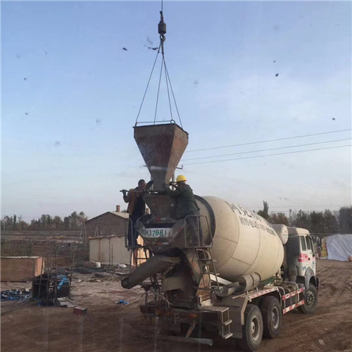 丰林县“精准瞄准”—— 吊车的 “定位导航” 技术